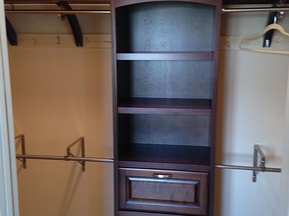 2nd image of 925 Green St