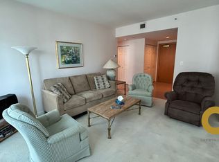 909 Burrard St #1A, Vancouver, BC V6Z 2N2