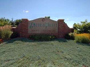 3381 Emerald Valley Dr, Onalaska, WI 54650