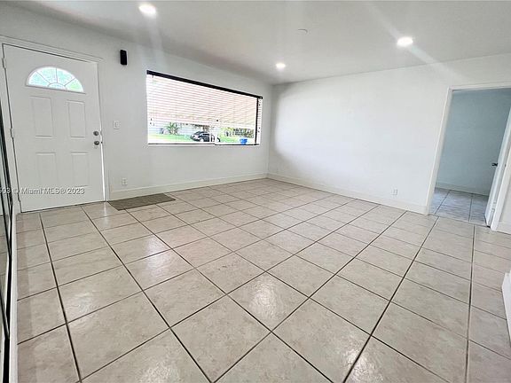 4th image of 1710 SW 69th Ter