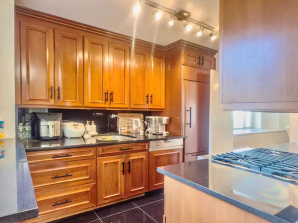 166 East 63rd Street image 7 of 25