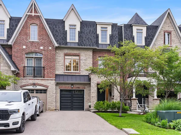 2083 Grange Dr, Mississauga, ON L5B 1P4