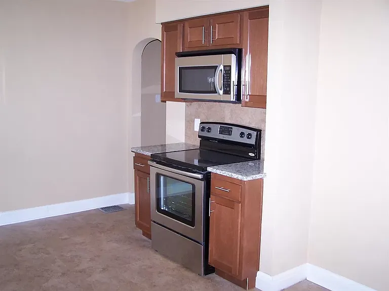 617 Shropshire Ave — Photo 12
