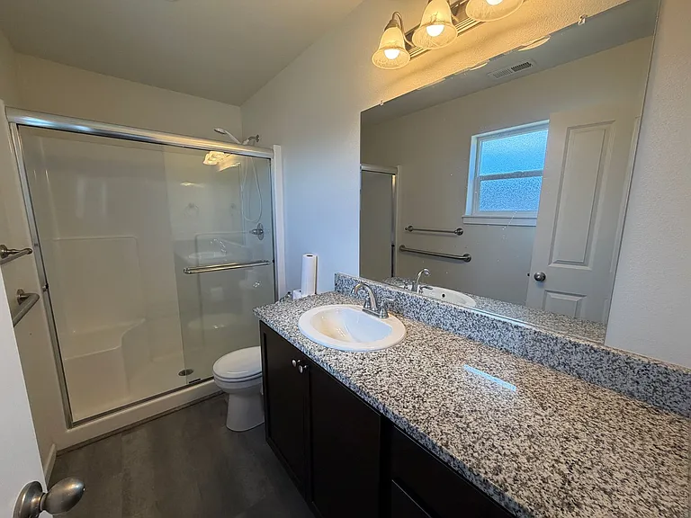 1450 Gooseberry St — Photo 5