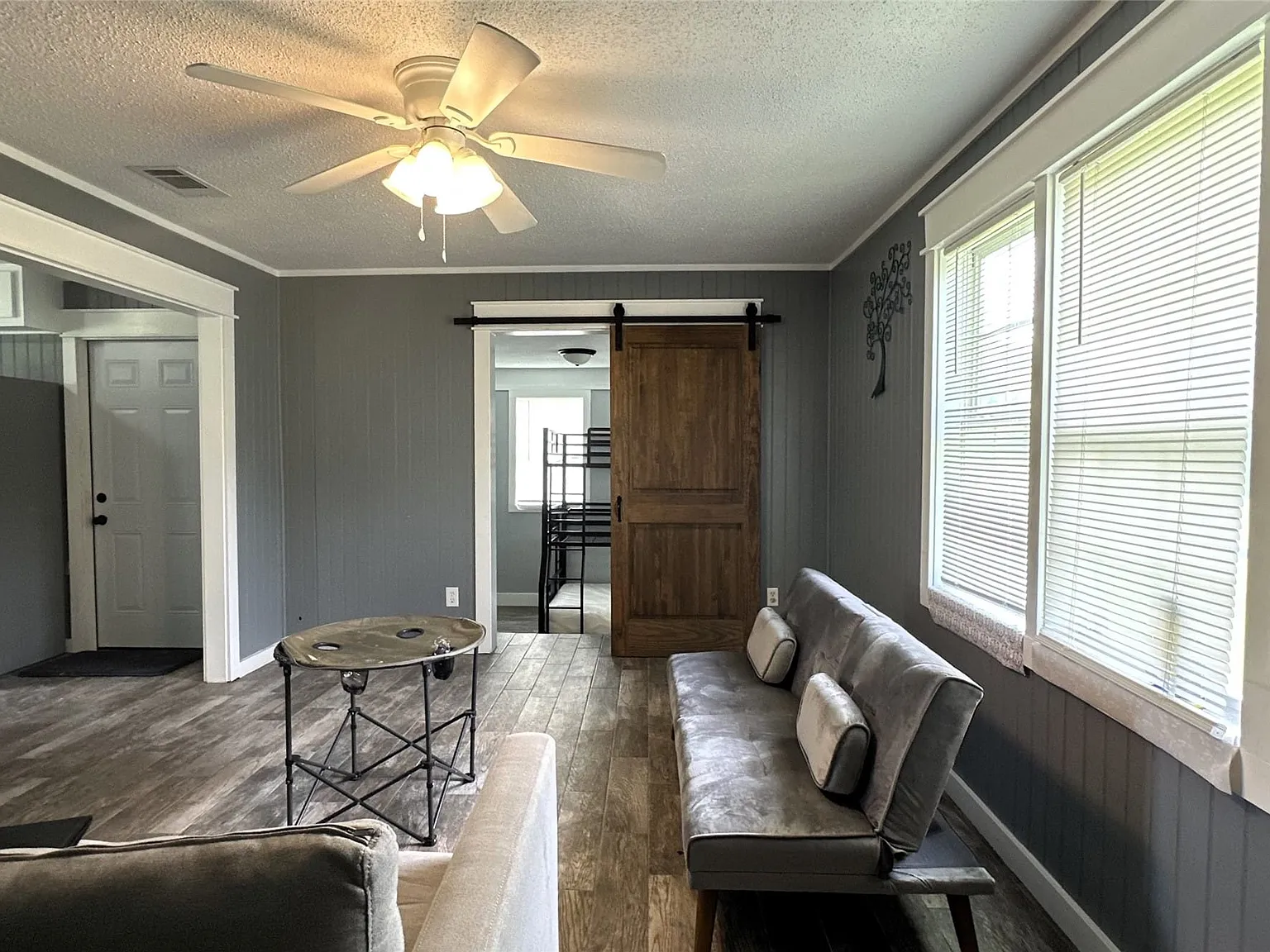 3 bed, 1.0 bath, 1440 sqft, $1,800 — Photo 3