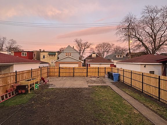 4th image of 1241 N Mayfield Ave #1