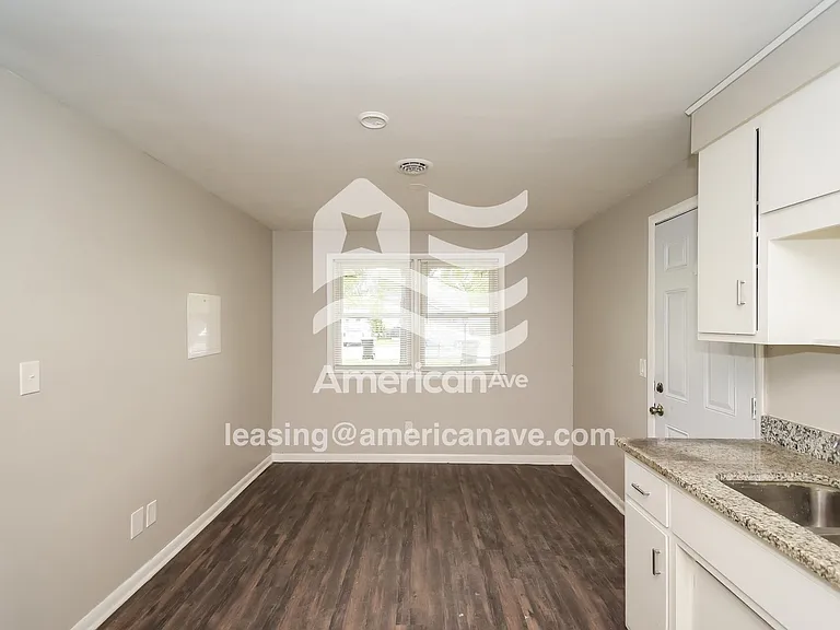 1458436_004_dining_room_4.jpg