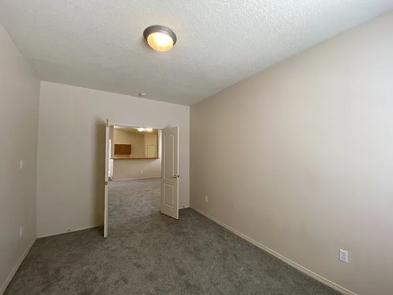 1613 Veridian Dr SE — Photo 6