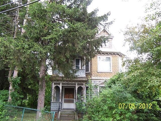 1st image of 135 E Haverhill St