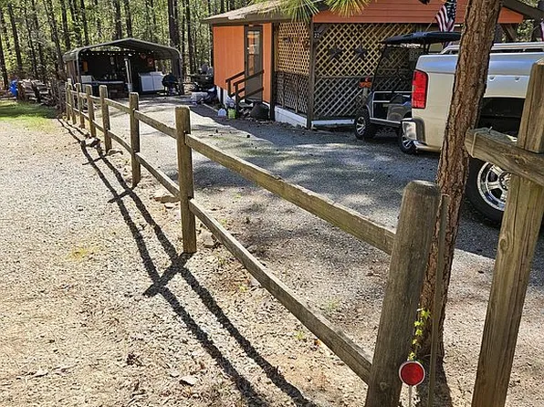 22 Haw Haw Trl, Bracey, VA 23919