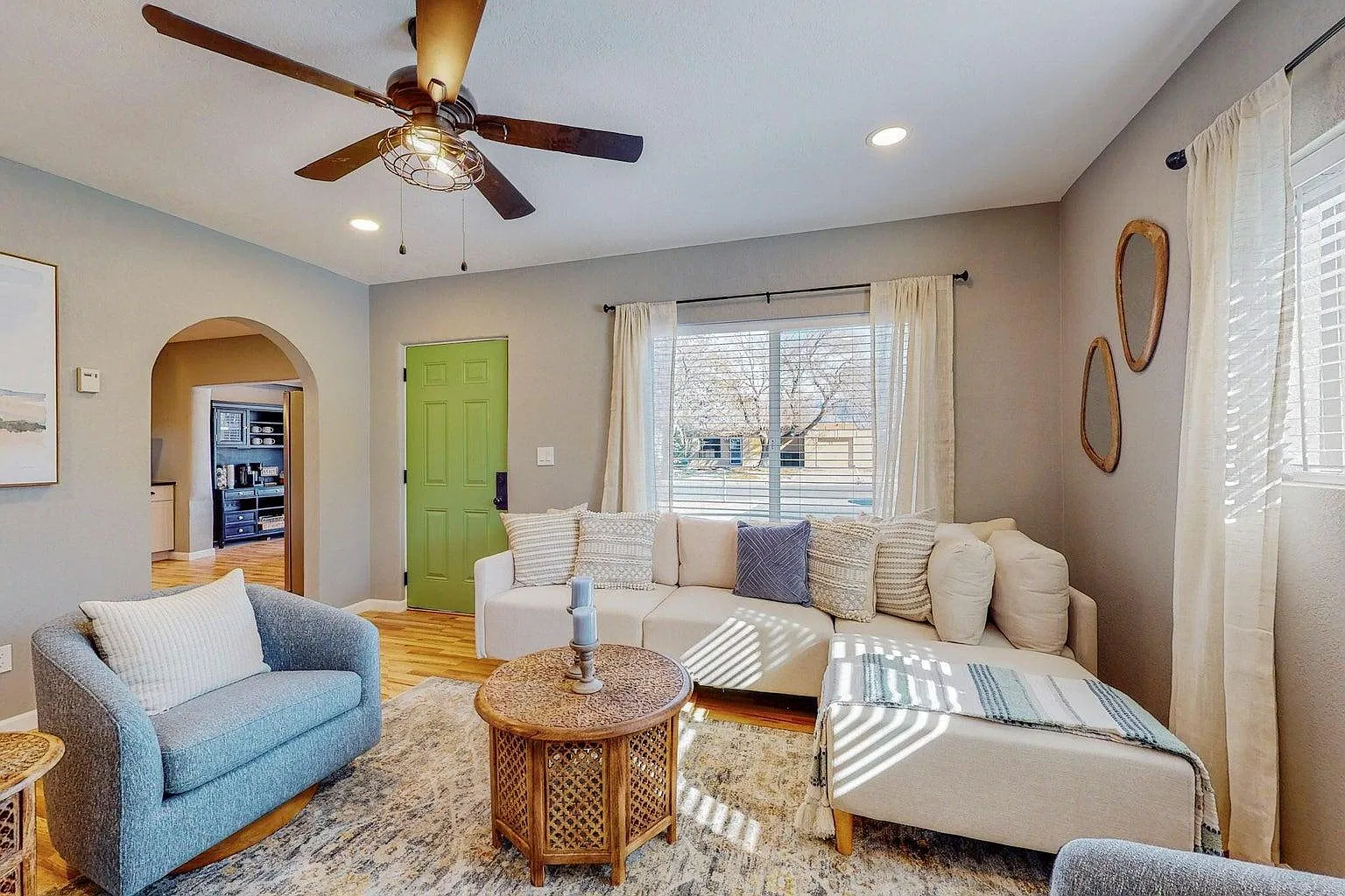 3 bed, 1202 sqft, $3,200 — Photo 2