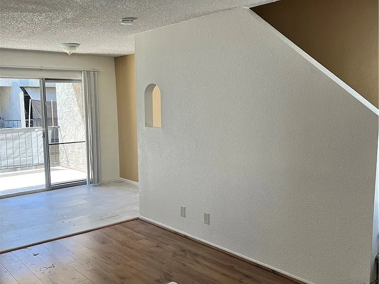 5195 Walnut St #4 — Photo 7