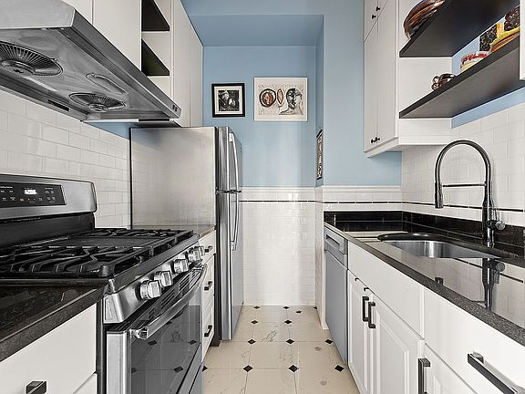 4th image of 370 9th St APT 2C