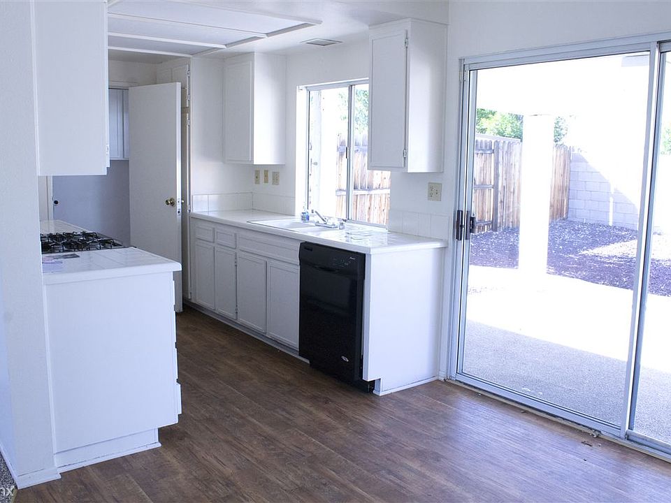1st image of 2047 E Washington Ave