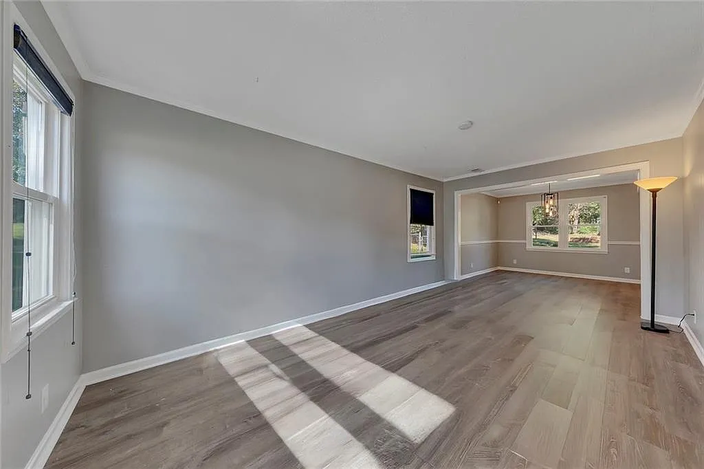 4 bed, 3.0 bath, 2390 sqft, $2,800 — Photo 4