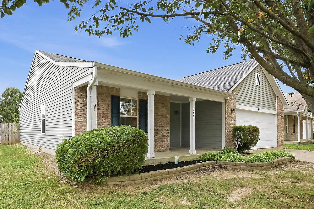 4 bed, 2.0 bath, 1382 sqft, $1,790 — Photo 3