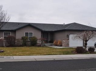 704 Tumac Dr, Yakima, WA