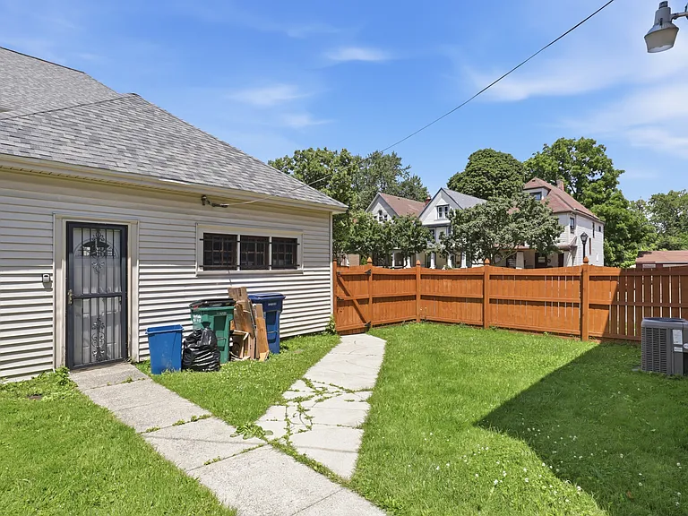 2238 Main St — Photo 27