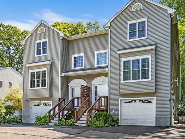 33 Church St, Grafton, MA 01519