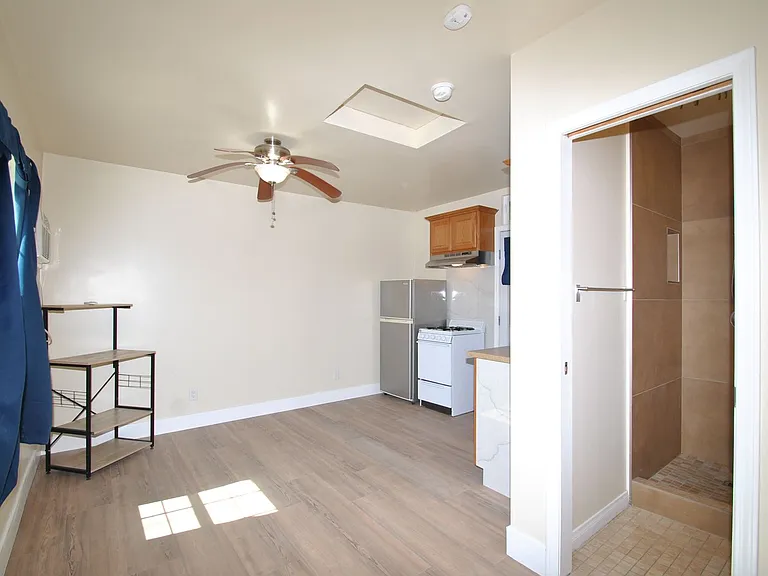 3820 Cedar Ave — Photo 11