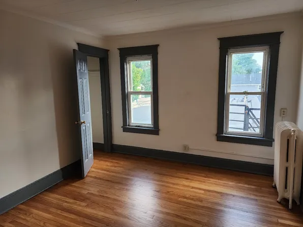 45 N Clinton St #1R, Poughkeepsie, NY 12601