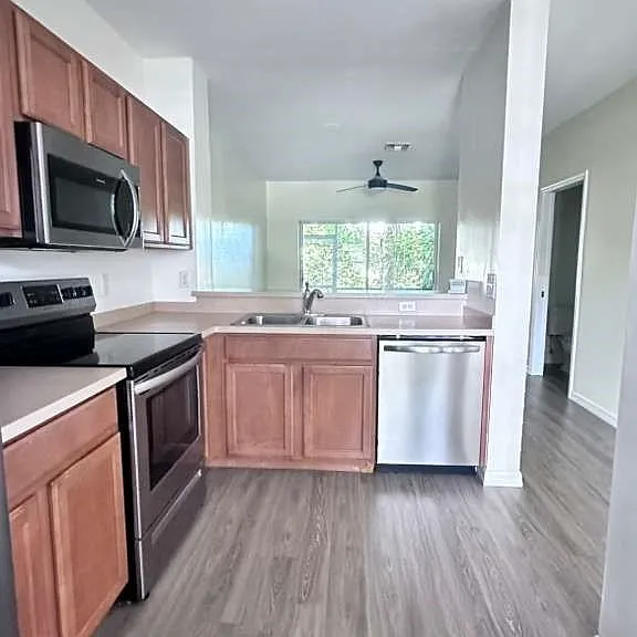 8239 Pacific Beach Dr — Photo 6