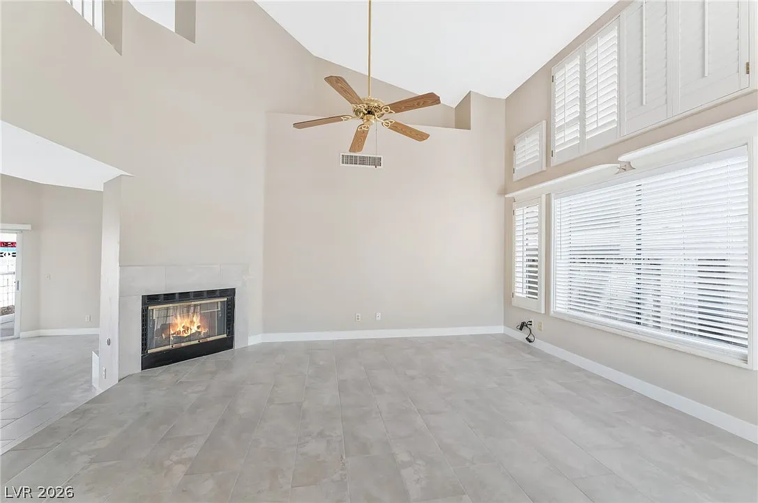3 bed, 2.0 bath, 1655 sqft, $2,025 — Photo 3