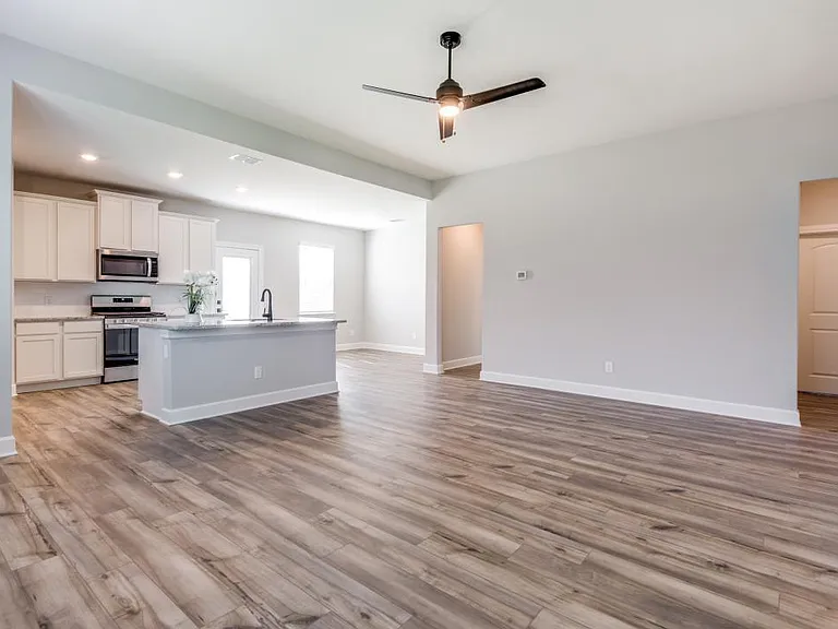 1009 Calhoun Dr — Photo 12