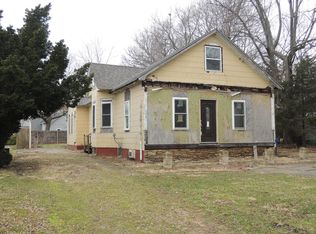 910 Plain St, Peru, IL 61354