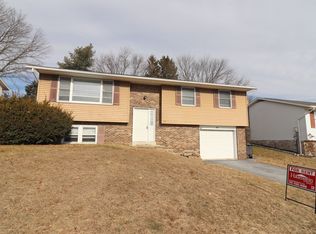 233 Boomerang Dr, Ephrata, PA 17522