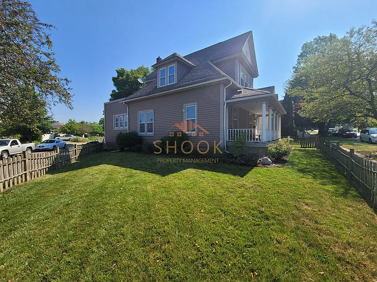 1312 Ferry St — Photo 3