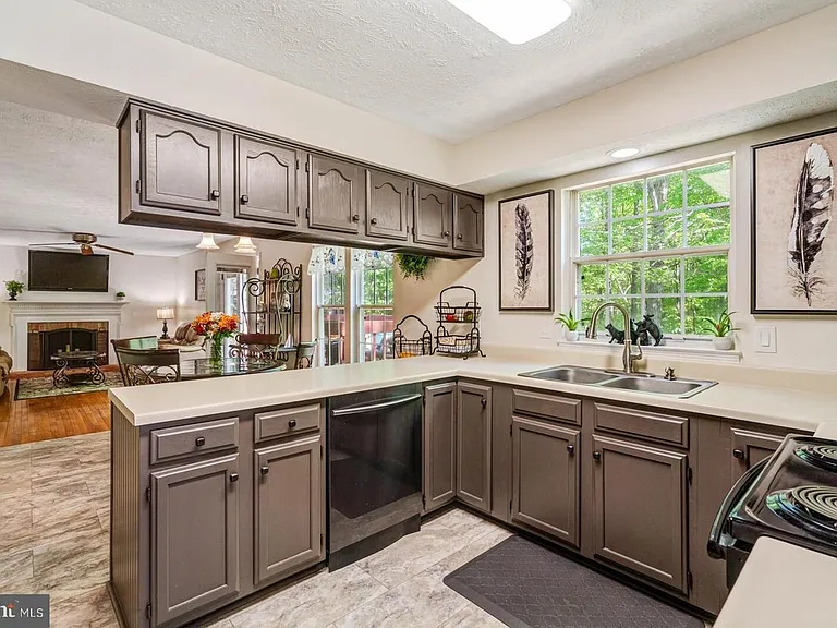5 Lee Ct — Photo 35