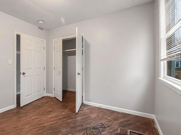 4th image of 1747 E Oak St #2