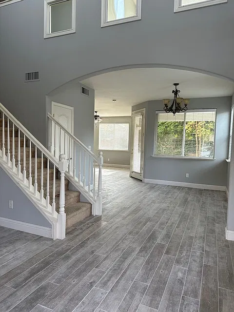 3 bed, 1971 sqft, $2,600 — Photo 3