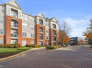 3851 Aristotle Ct #1-402, Fairfax, VA 22030