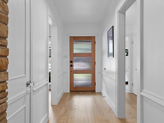 2nd image of 4604 Rue St