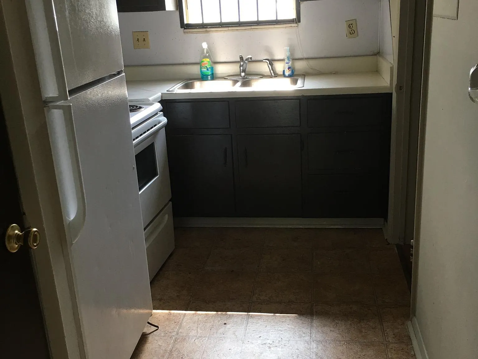 627 Avenue V — Photo 3