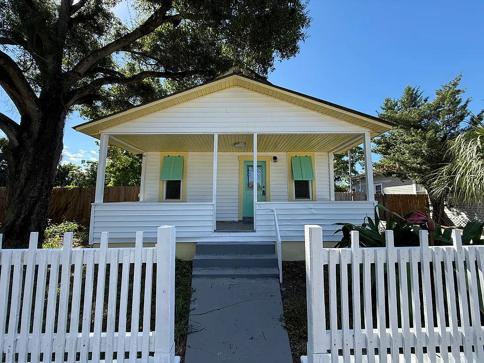 1930 W Nassau St