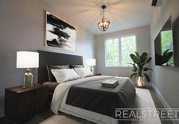 4th image of 1483 Nostrand Ave #2R