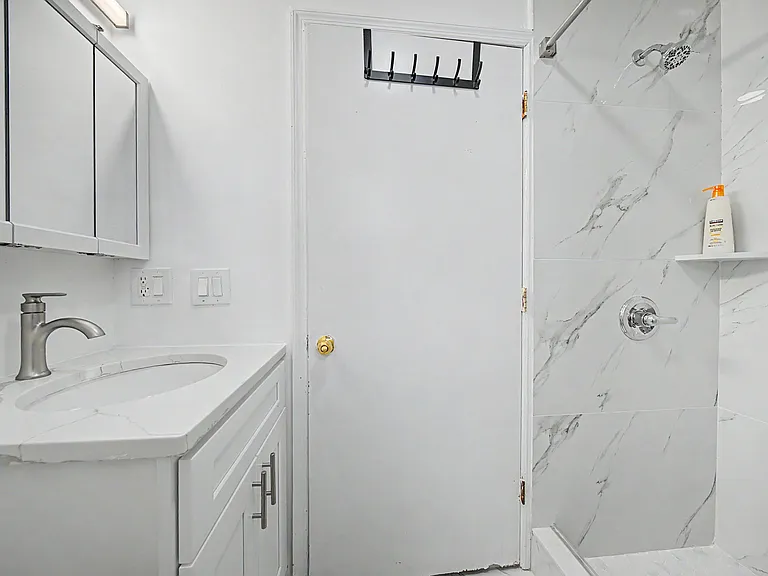 315 Cross St — Photo 8
