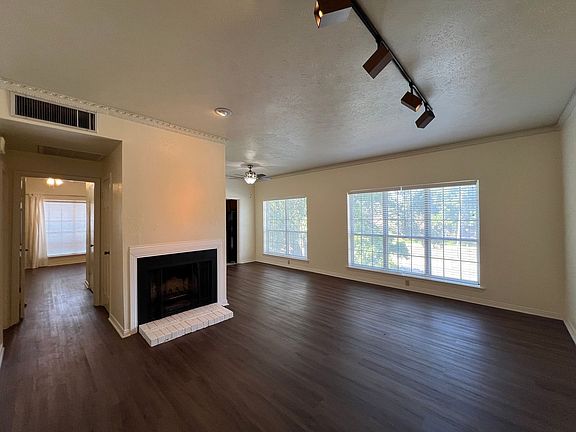 5th image of 4405 Bellaire Dr S APT 217S
