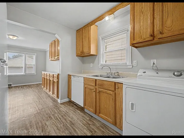 5635 Westpoint St — Photo 7