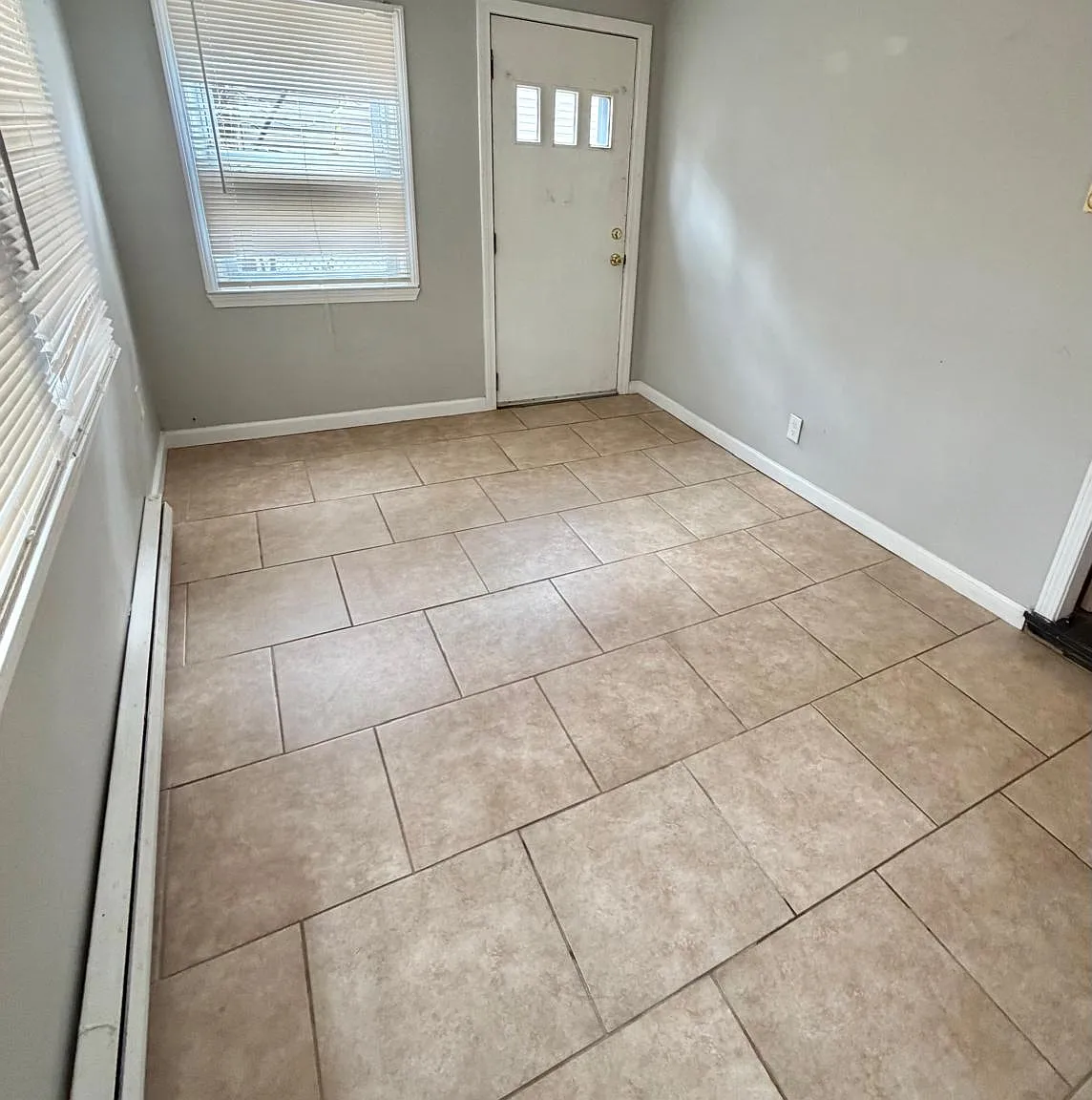 3 bed, 1095 sqft, $2,250 — Photo 4