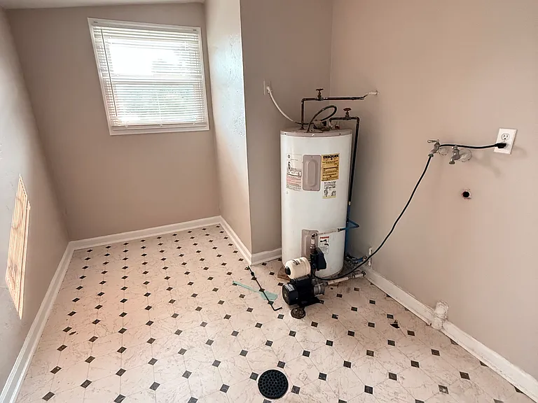 2724 Forest Hill Ave NW — Photo 20