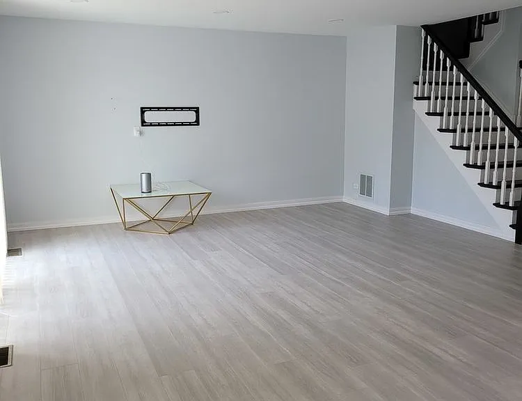 1722 Warwick Ct — Photo 2