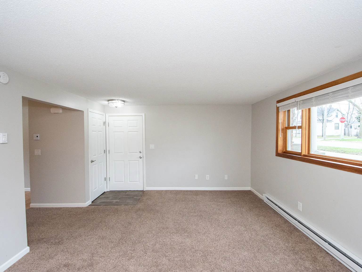 2 bed, 762 sqft, $1,000 — Photo 2