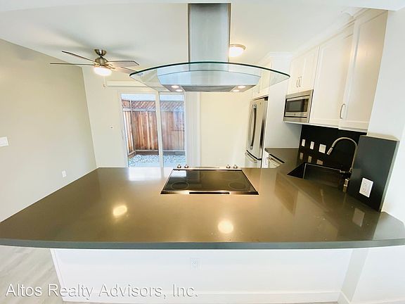 5th image of 1654 Hollenbeck Ave #9