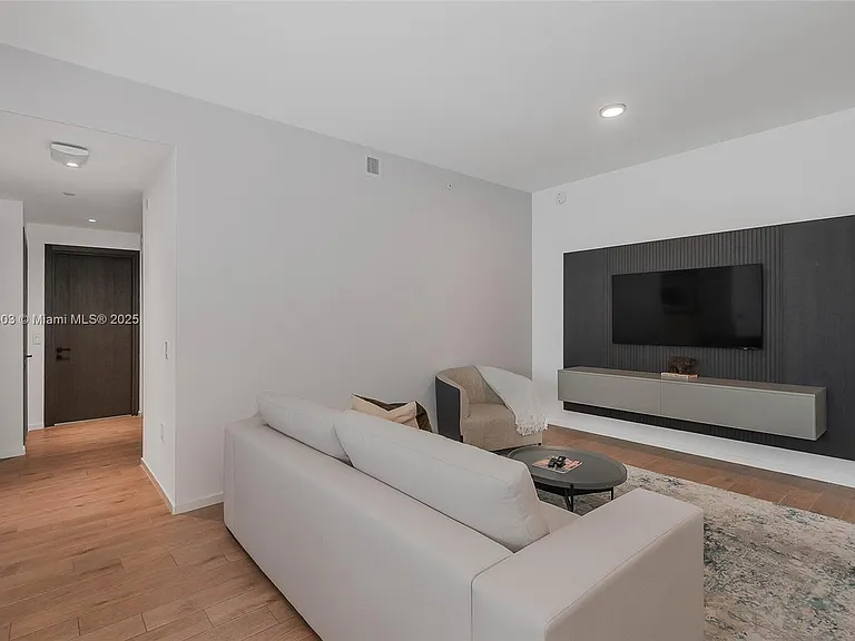 398 NE 5th St #2301 — Photo 5