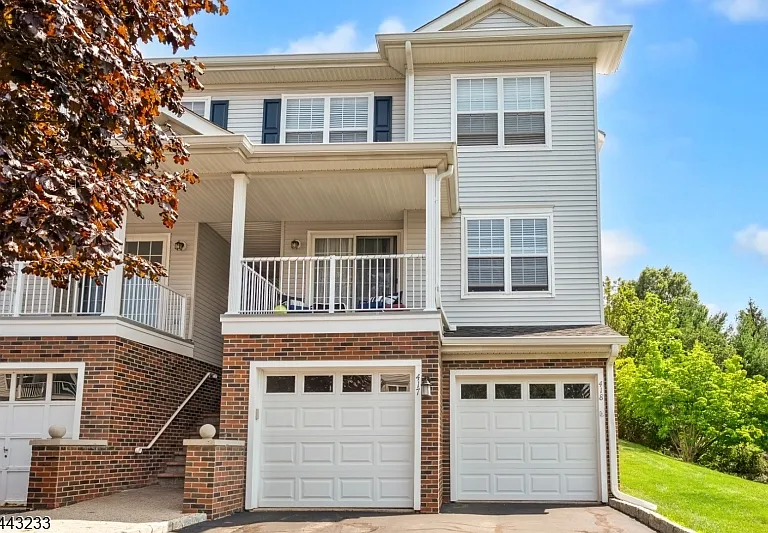 418 Dalton Ct — Photo 2
