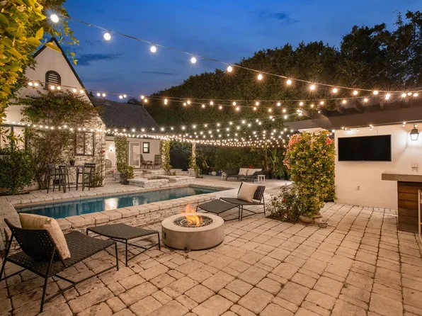 807 N Mansfield Ave, Los Angeles, CA 90038